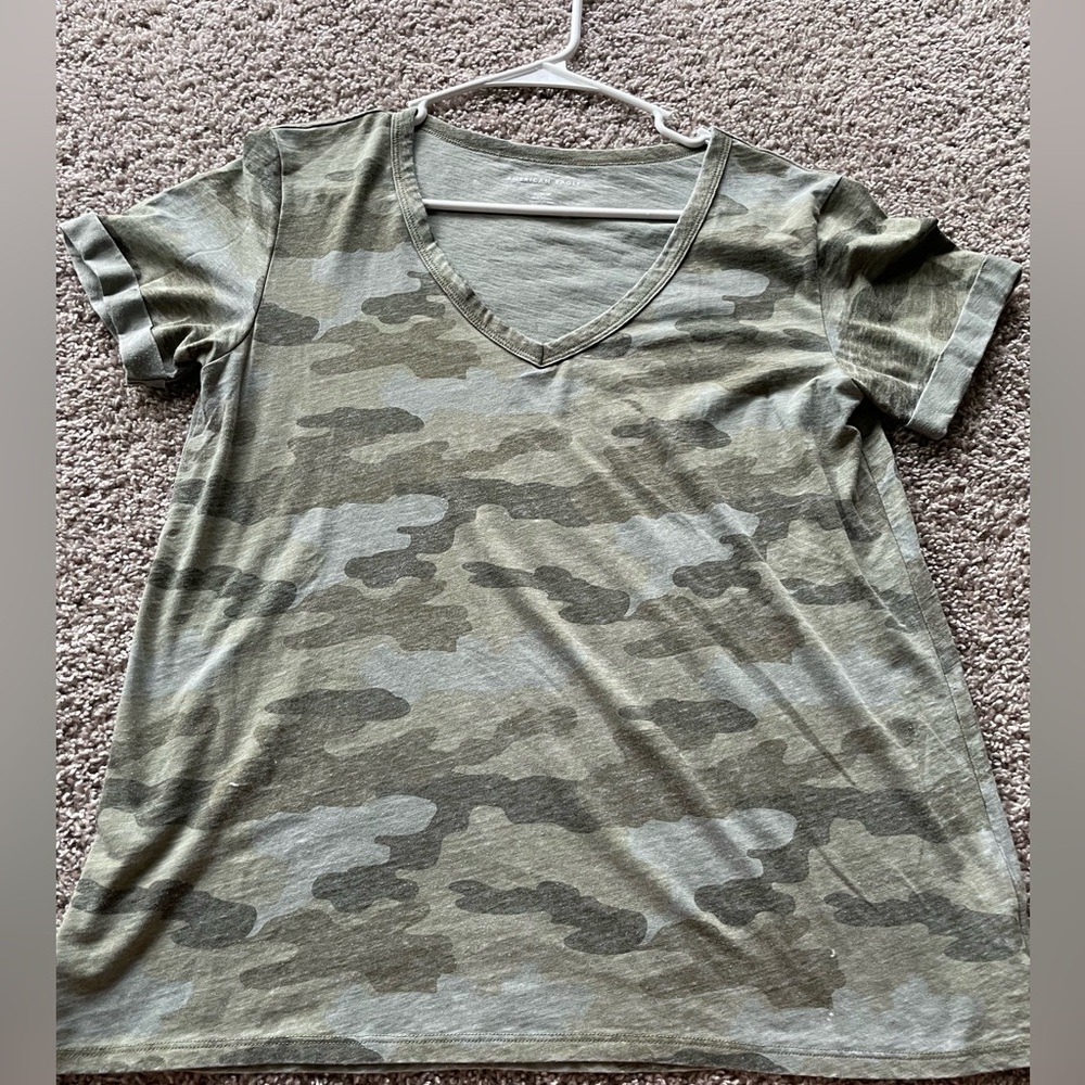 Medium Camo American Eagle Women’s V-Neck.